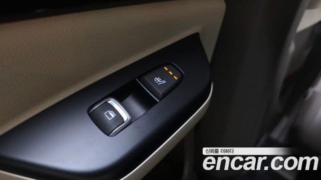 Kia Carnival 2022 — Фото 19/20