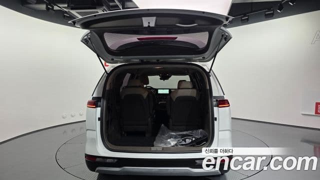 Kia Carnival 2022 — Фото 20/20