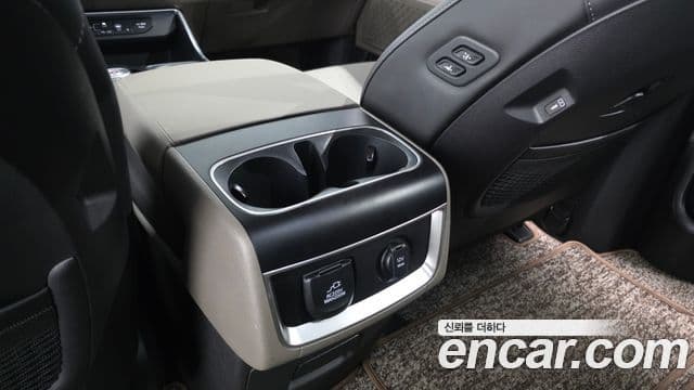 Kia Carnival 2024 — Şəkil 19/20