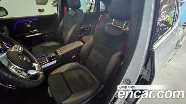 Mercedes-Benz GLA-Class 2023 — Фото 13/20