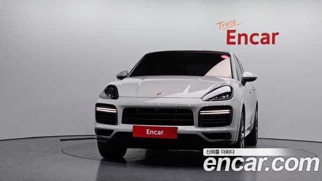 Porsche Cayenne 2020 — ფოტო 2/20