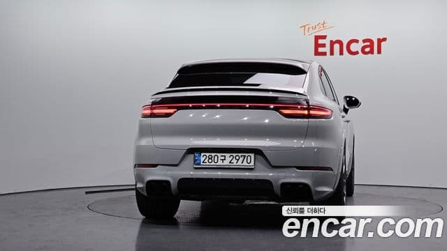 Porsche Cayenne 2020 — ფოტო 3/20