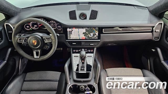 Porsche Cayenne 2020 — ფოტო 6/20