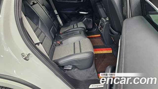 Porsche Cayenne 2020 — ფოტო 12/20