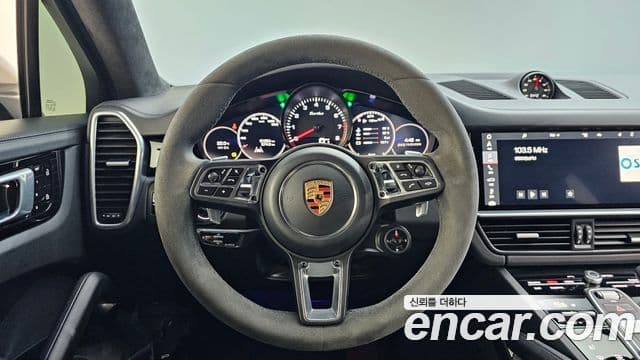 Porsche Cayenne 2020 — фото 13 из 20