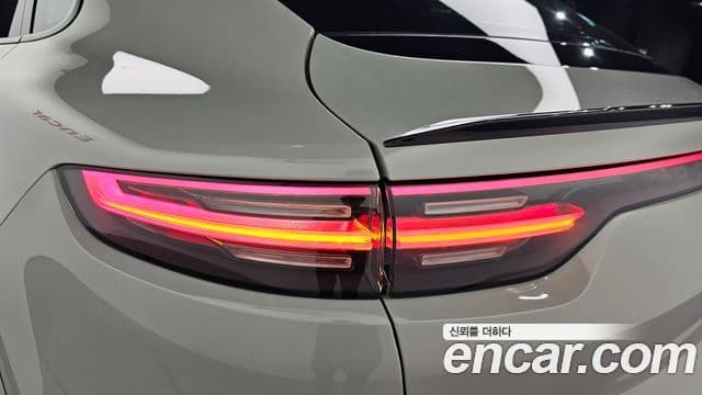 Porsche Cayenne 2020 — Photo 25/33