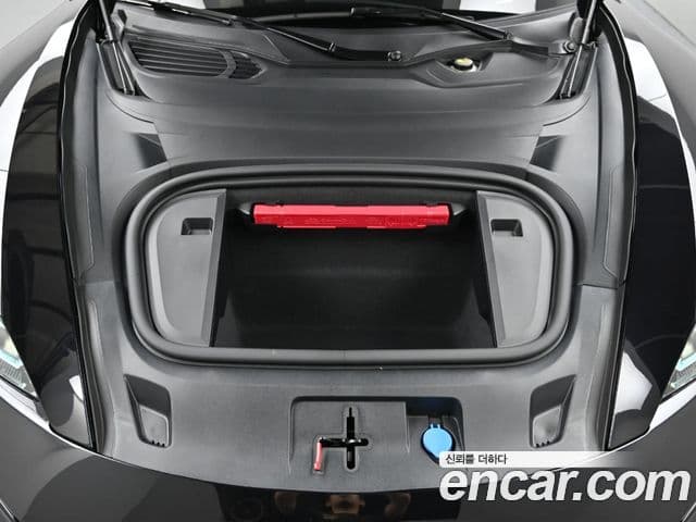 Porsche Taycan 2025 — Photo 15/20