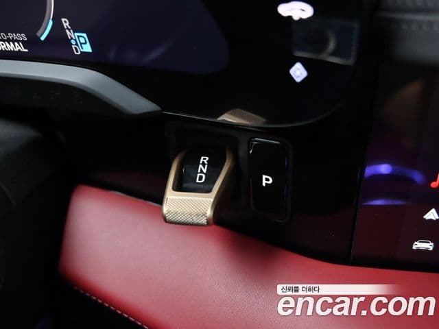 Porsche Taycan 2025 — Photo 16/20