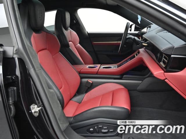 Porsche Taycan 2025 — Photo 12/20