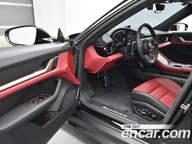 Porsche Taycan 2025 — Photo 8/20