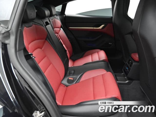 Porsche Taycan 2025 — Photo 9/20