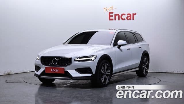 Volvo V60 Cross Country 2021 — Şəkil 1/20