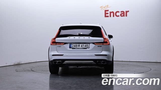 Volvo V60 Cross Country 2021 — Şəkil 4/20