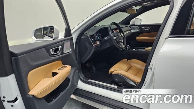 Volvo V60 Cross Country 2021 — Şəkil 10/20