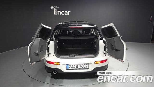 Mini Cooper Clubman 2024 — ფოტო 20/20