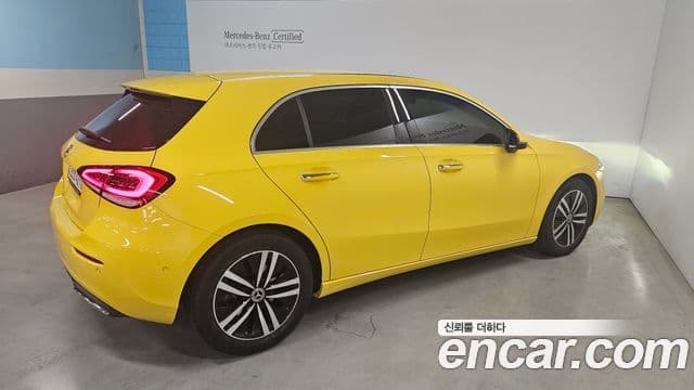 Mercedes-Benz A-Class 2023 — ფოტო 2/17