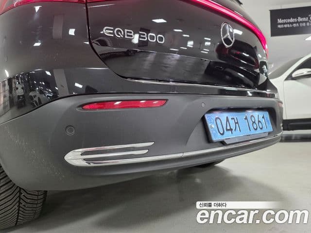 Mercedes-Benz EQB 2023 — ფოტო 9/17