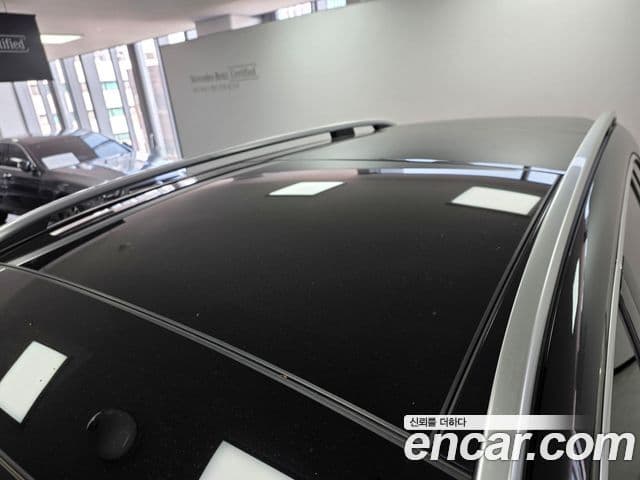 Mercedes-Benz EQB 2023 — ფოტო 8/17