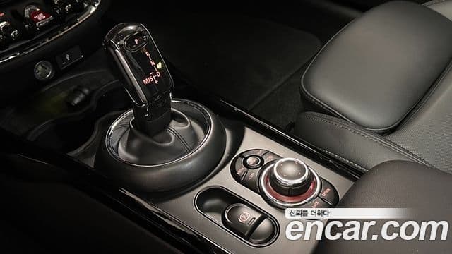 Mini Cooper Clubman 2022 — ფოტო 7/20