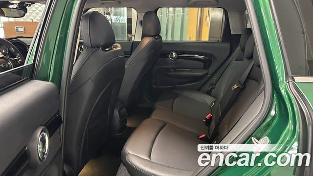 Mini Cooper Clubman 2022 — ფოტო 11/20