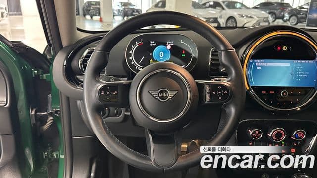 Mini Cooper Clubman 2022 — ფოტო 16/20