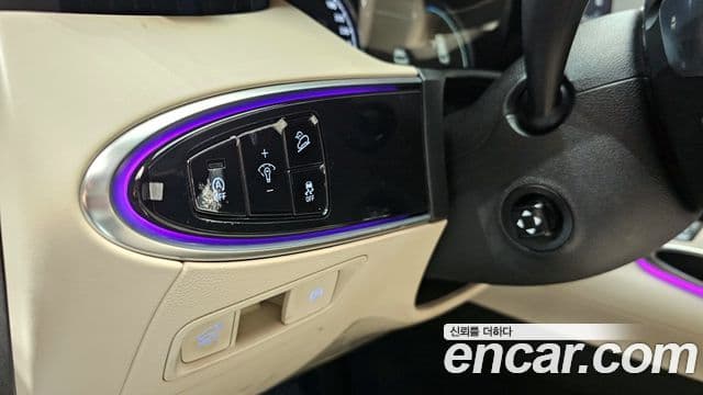 Genesis GV70 2021 — ფოტო 16/20