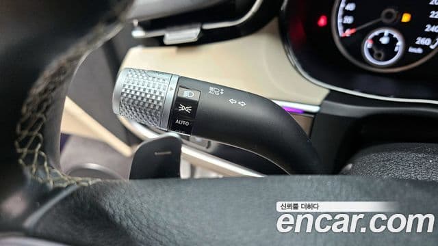 Genesis GV70 2021 — ფოტო 18/20