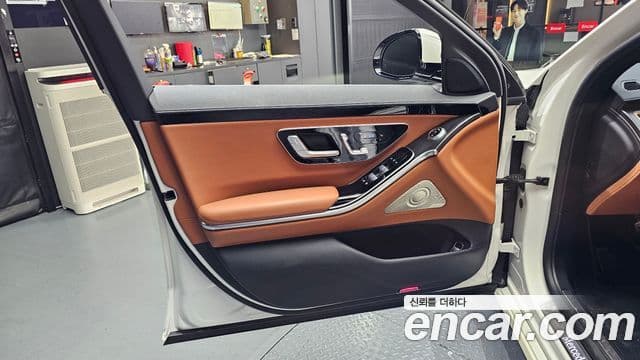 Mercedes-Benz S-Class 2022 — Photo 33/34