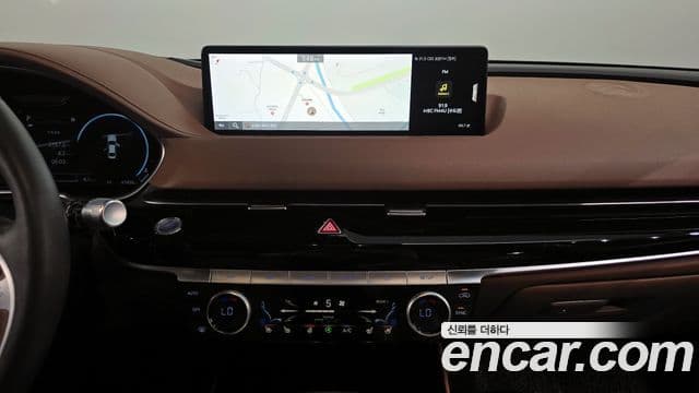 Genesis Electrified G80 2020 — ფოტო 17/20