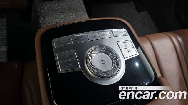 Genesis Electrified G80 2020 — ფოტო 18/20