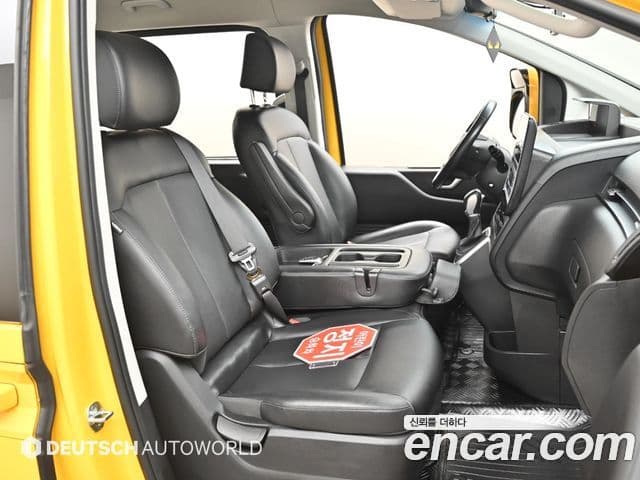 Hyundai Staria 2021 — фото 8 из 20