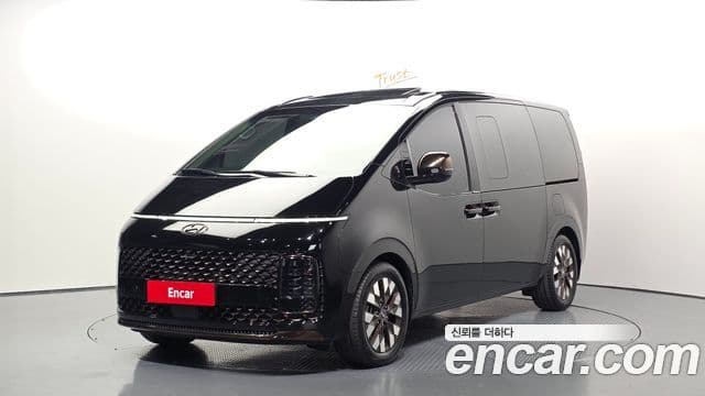 Hyundai Staria 2023 — Фото 1/20