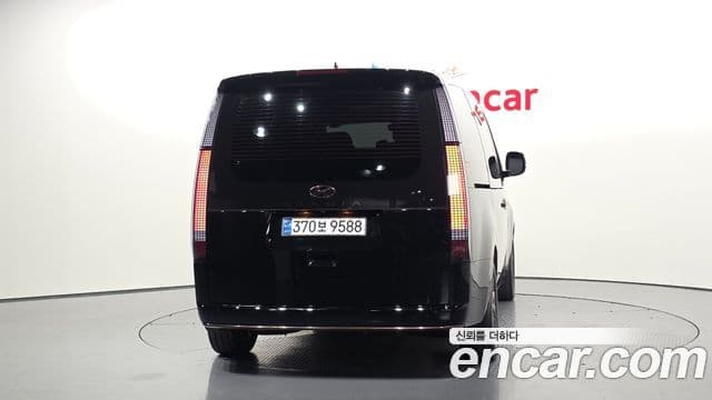 Hyundai Staria 2023 — Фото 4/20