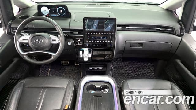 Hyundai Staria 2023 — Фото 7/20