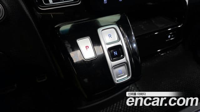 Hyundai Staria 2023 — Фото 9/20