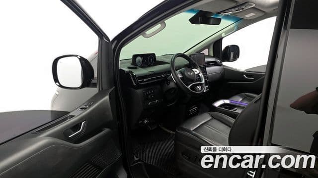 Hyundai Staria 2023 — Фото 10/20