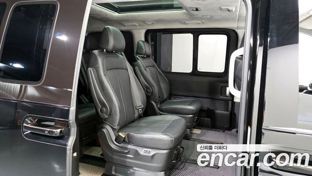 Hyundai Staria 2023 — Фото 12/20