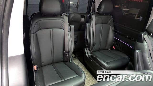 Hyundai Staria 2023 — Фото 13/20