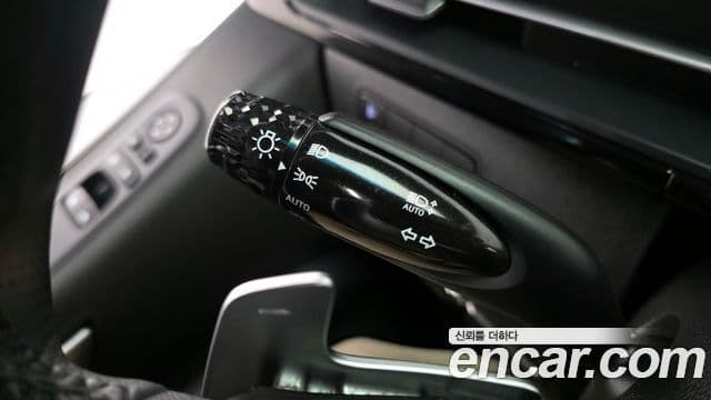 Hyundai Staria 2023 — Фото 18/20