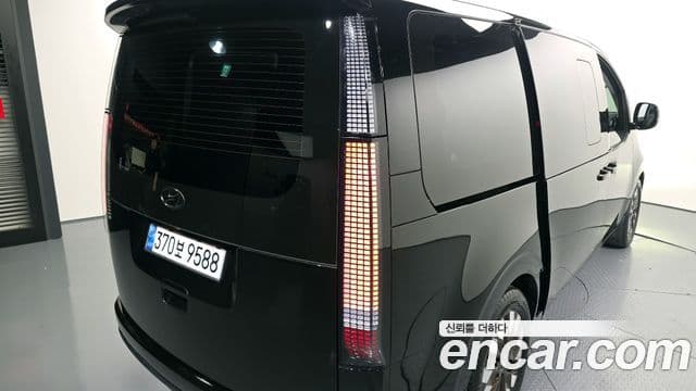 Hyundai Staria 2023 — Photo 11/34