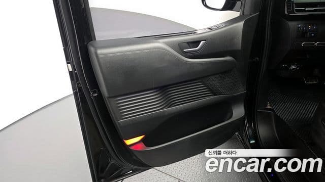 Hyundai Staria 2023 — Photo 10/34