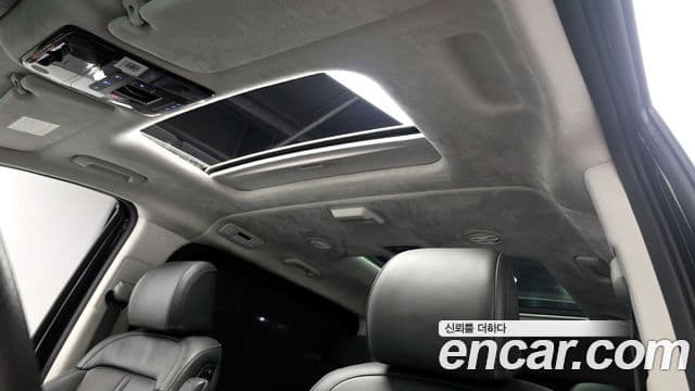 Hyundai Staria 2023 — Photo 17/34