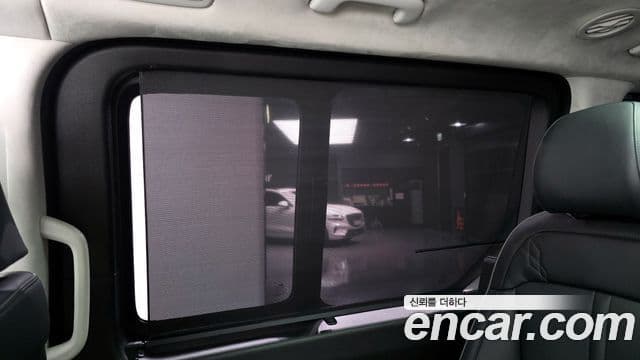 Hyundai Staria 2023 — Photo 5/34