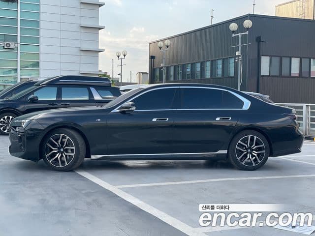 BMW 7 Series 2025 — Şəkil 5/18