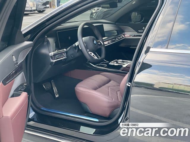 BMW 7 Series 2025 — Şəkil 8/18