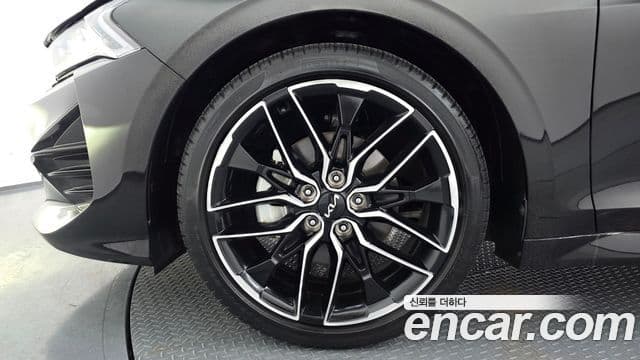 Kia K5 2023 — ფოტო 5/20