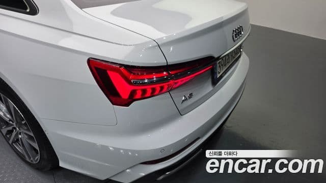 Audi A6 2021 — Photo 17/33