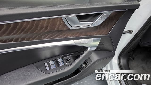 Audi A6 2021 — Photo 13/33