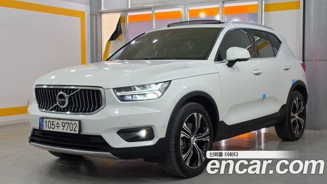 Volvo XC40 2020 — Photo 8/20