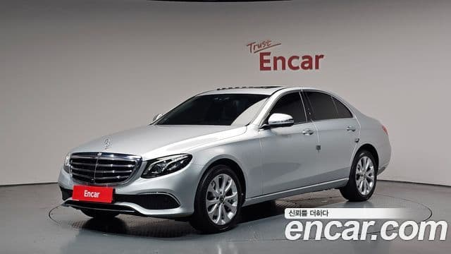 Mercedes-Benz E-Class 2020 — Фото 1/20